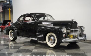 Cadillac-Series-62-1941-Black-Burgundy-27