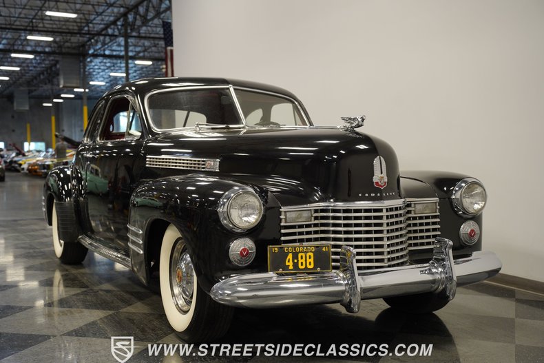 Cadillac-Series-62-1941-Black-Burgundy-28