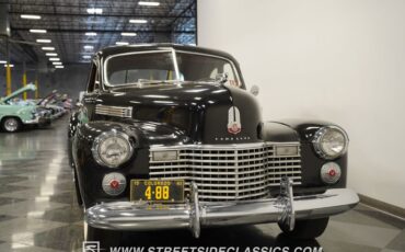 Cadillac-Series-62-1941-Black-Burgundy-29