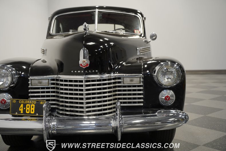 Cadillac-Series-62-1941-Black-Burgundy-31