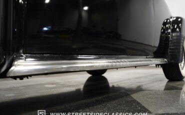 Cadillac-Series-62-1941-Black-Burgundy-33