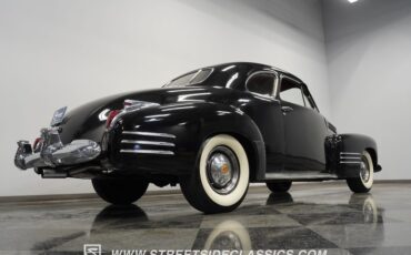 Cadillac-Series-62-1941-Black-Burgundy-36