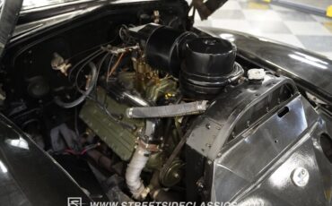 Cadillac-Series-62-1941-Black-Burgundy-38