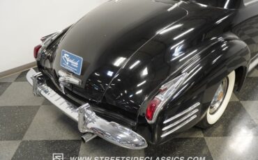 Cadillac-Series-62-1941-Black-Burgundy-51