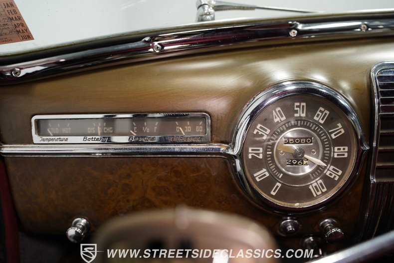 Cadillac-Series-62-1941-Black-Burgundy-58