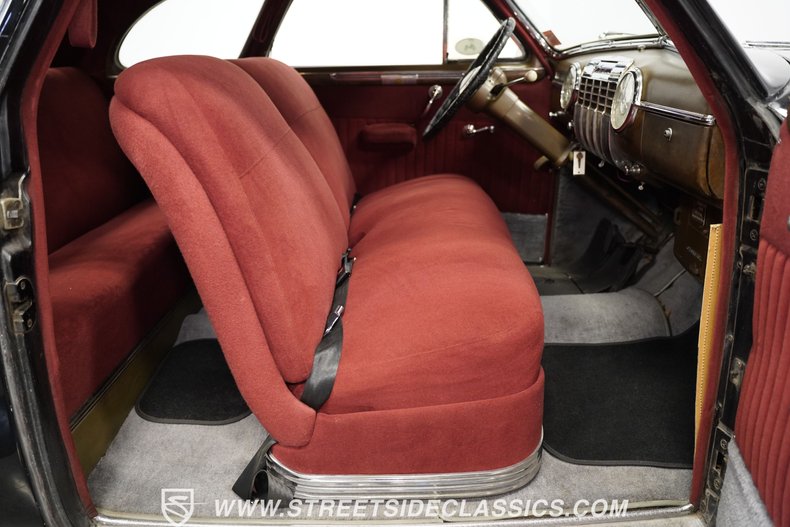 Cadillac-Series-62-1941-Black-Burgundy-6