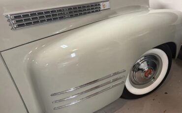 Cadillac-Series-62-1941-Tan-Dark-Gray-7