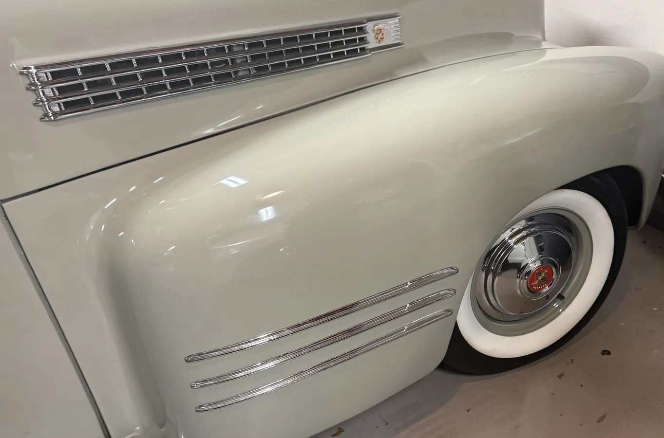 Cadillac-Series-62-1941-Tan-Dark-Gray-7