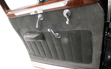 Cadillac-Series-63-1941-Black-Gray-24