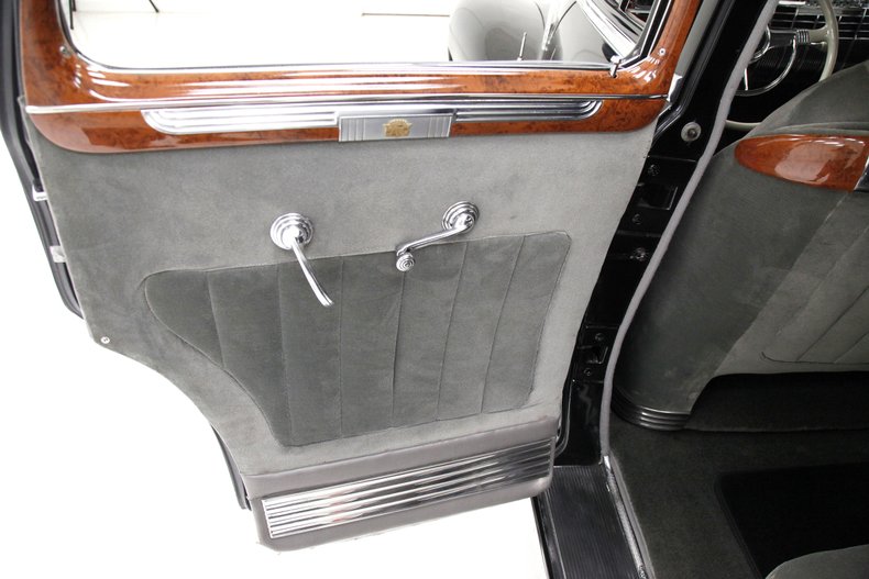 Cadillac-Series-63-1941-Black-Gray-27