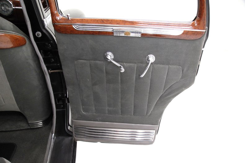 Cadillac-Series-63-1941-Black-Gray-30