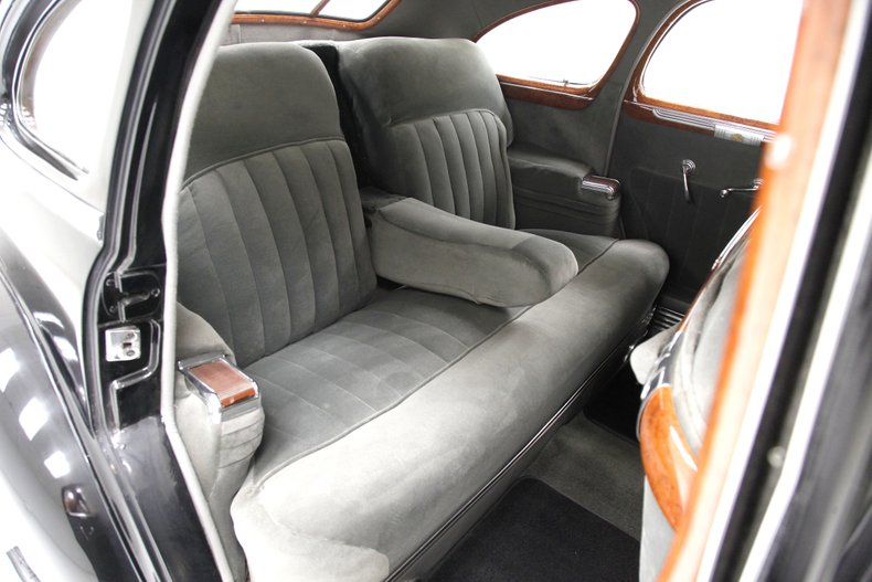 Cadillac-Series-63-1941-Black-Gray-32