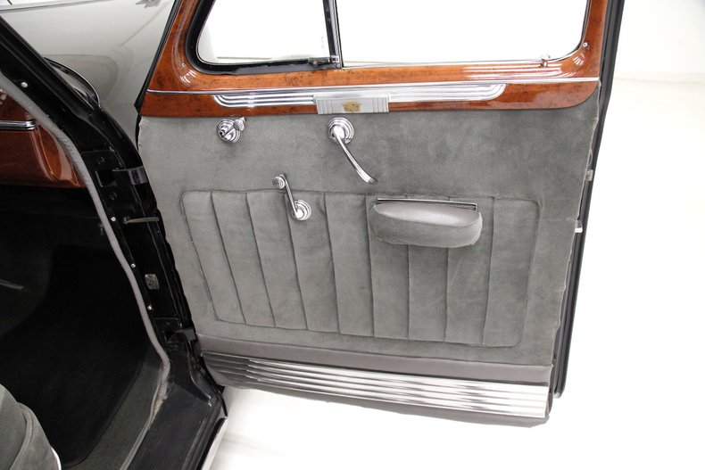 Cadillac-Series-63-1941-Black-Gray-33