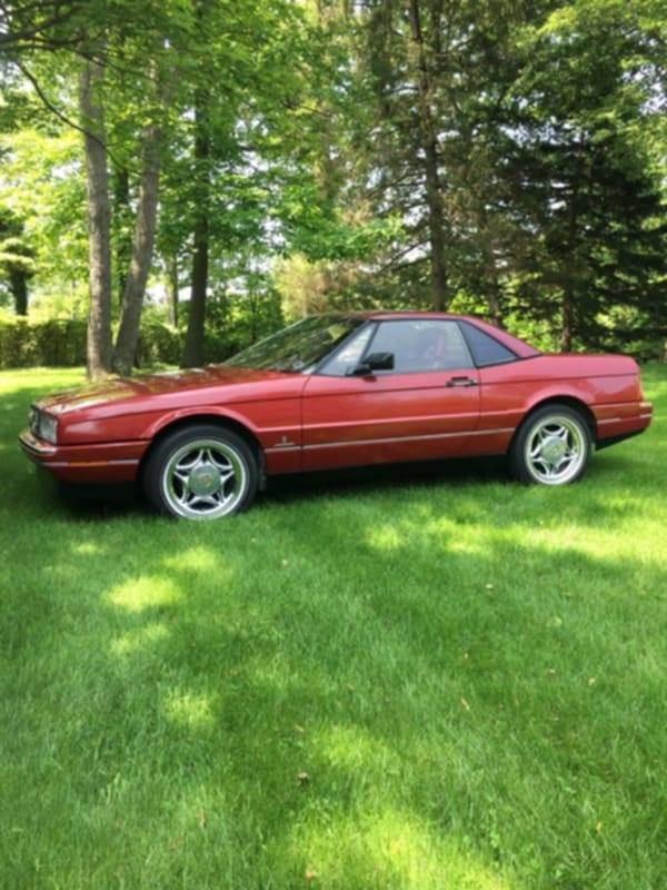 Cadillac-allante-1987-10