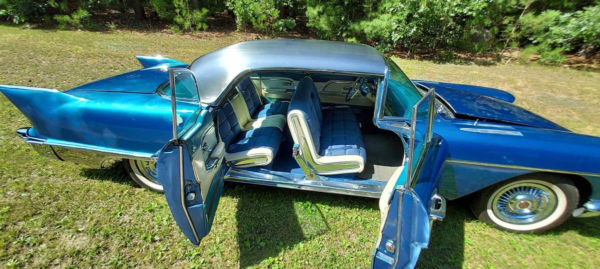 Cadillac-eldorado-brougham-1957-46