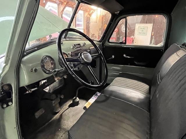 Chevrolet-1948-green-11