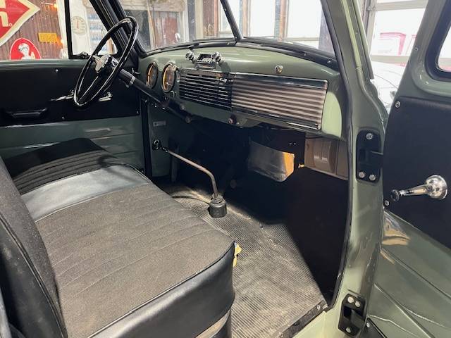 Chevrolet-1948-green-4