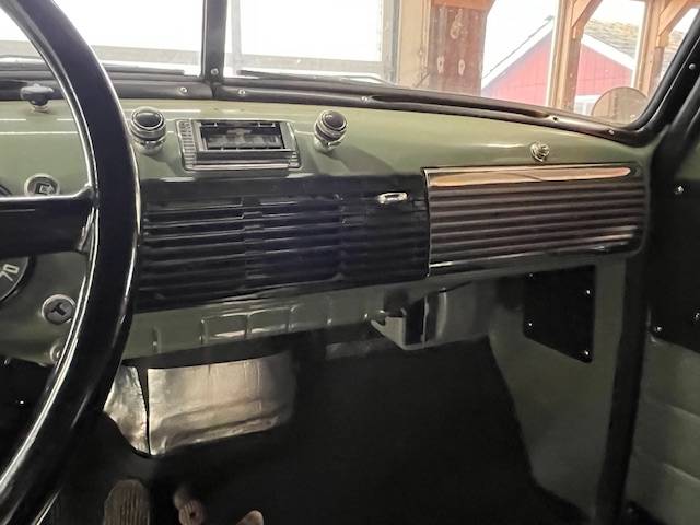 Chevrolet-1948-green-9