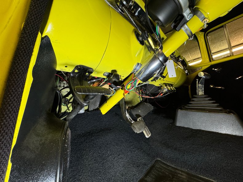 Chevrolet-210-1955-Yellow-Black-13