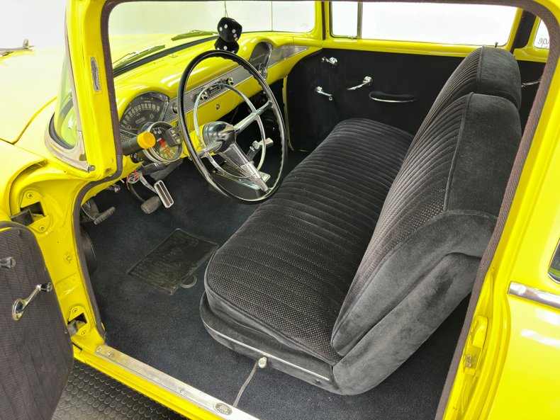 Chevrolet-210-1955-Yellow-Black-32