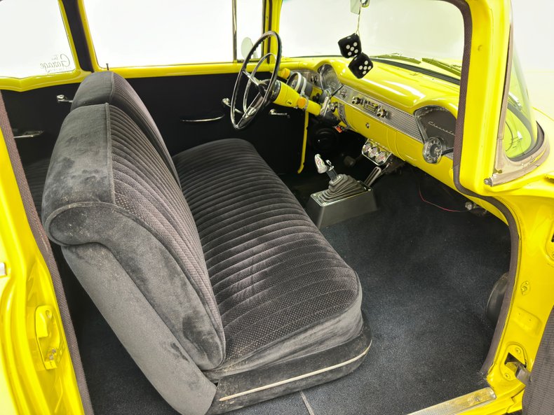 Chevrolet-210-1955-Yellow-Black-35