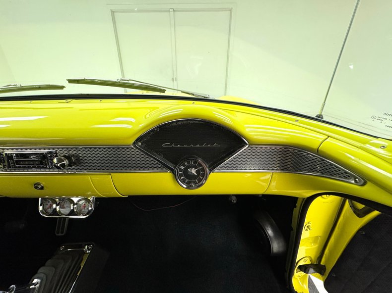 Chevrolet-210-1955-Yellow-Black-41