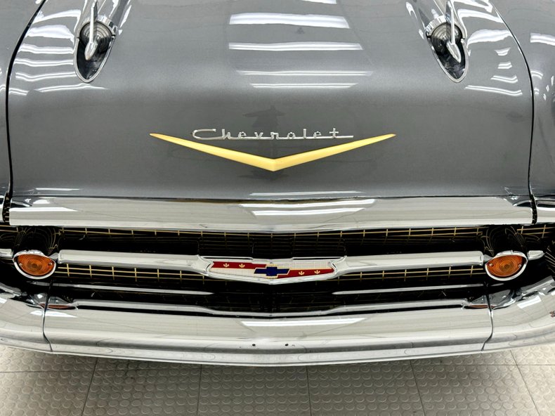 Chevrolet-210-1957-Charcoal-Gray-Gray-10