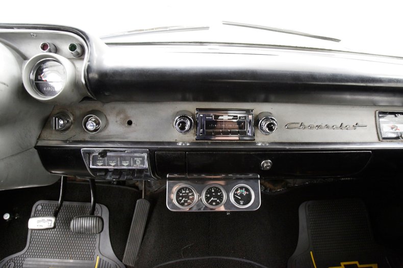 Chevrolet-210-1957-Light-Blue-Black-35