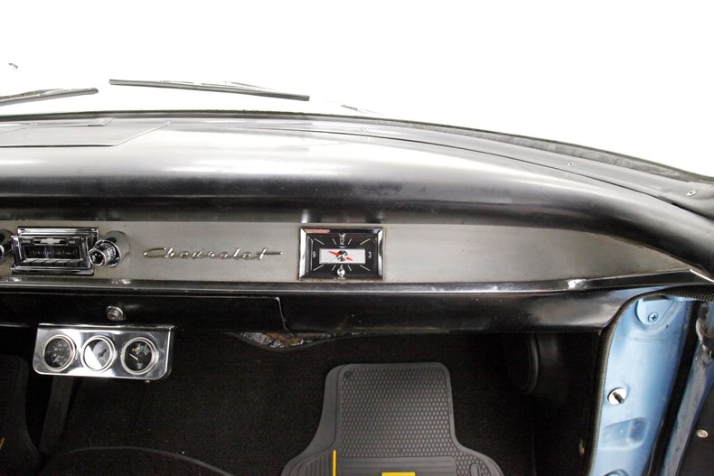 Chevrolet-210-1957-Light-Blue-Black-36