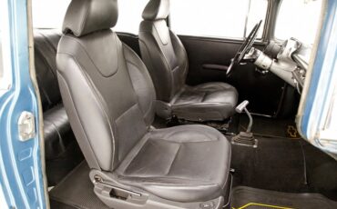 Chevrolet-210-1957-Light-Blue-Black-39