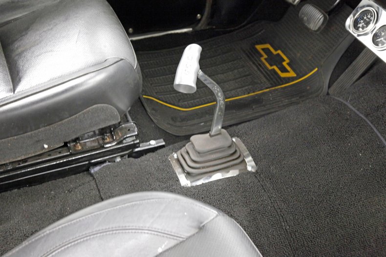 Chevrolet-210-1957-Light-Blue-Black-40