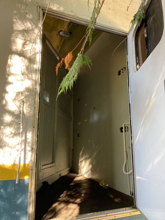 Chevrolet-3510-truck-1989-white-3