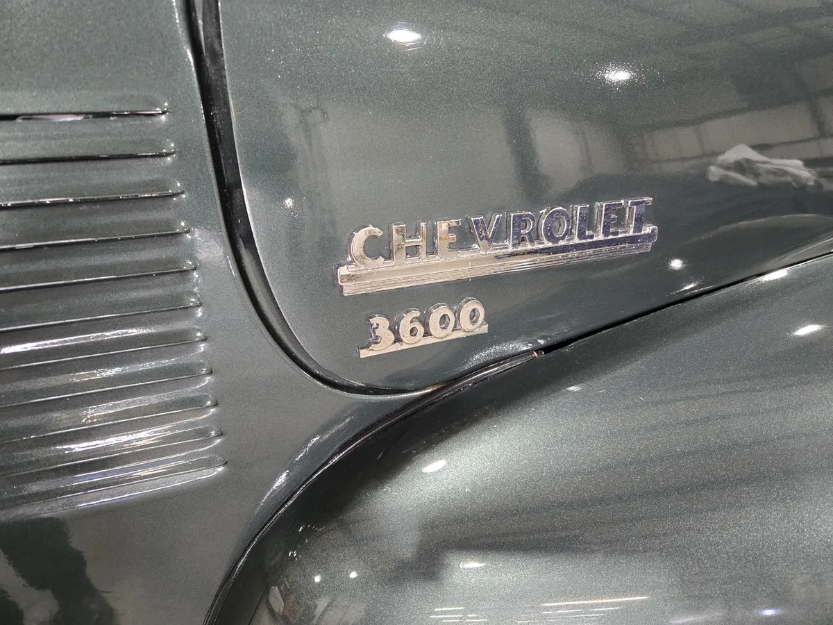 Chevrolet-3600-1947-Green-14
