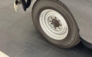 Chevrolet-3600-1954-Bermuda-Green-Saddle-12