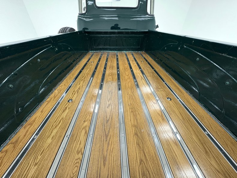 Chevrolet-3600-1954-Bermuda-Green-Saddle-28