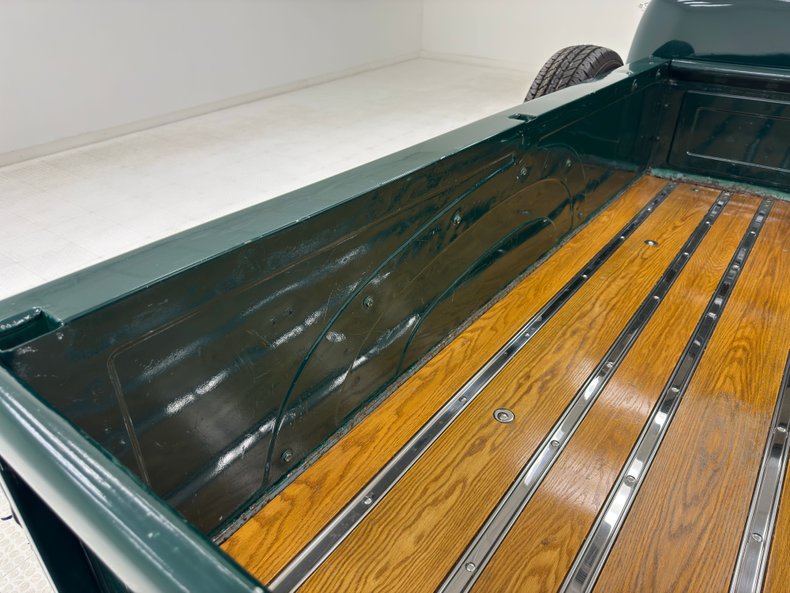 Chevrolet-3600-1954-Bermuda-Green-Saddle-29