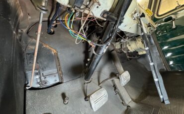 Chevrolet-3600-1954-Bermuda-Green-Saddle-3