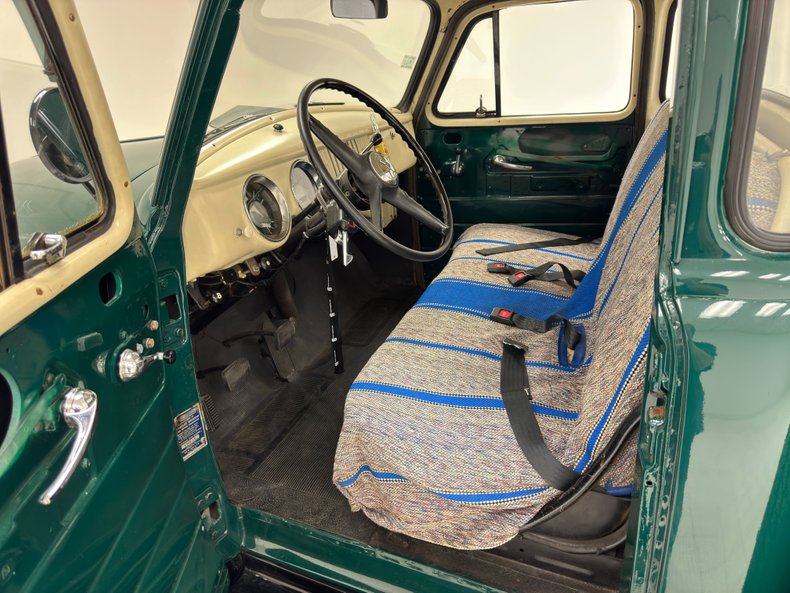 Chevrolet-3600-1954-Bermuda-Green-Saddle-33
