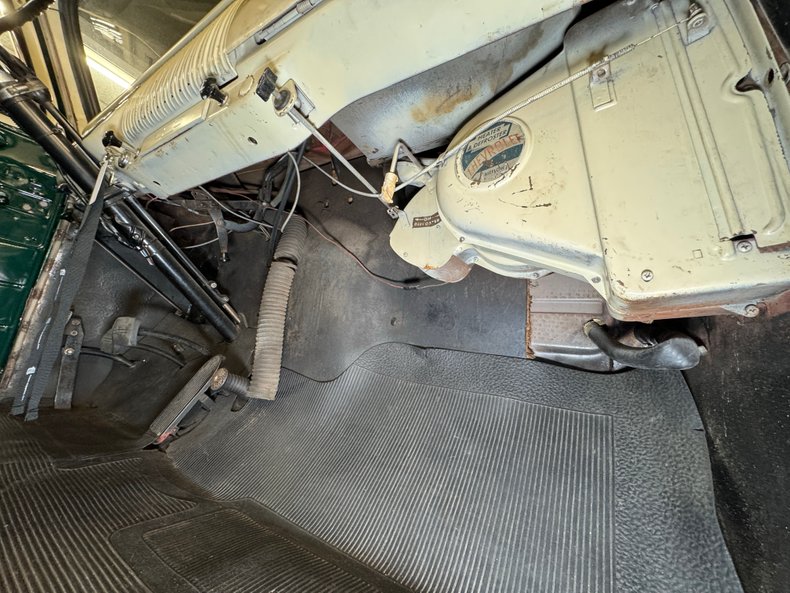 Chevrolet-3600-1954-Bermuda-Green-Saddle-4