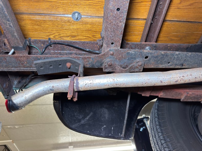 Chevrolet-3600-1954-Bermuda-Green-Saddle-41