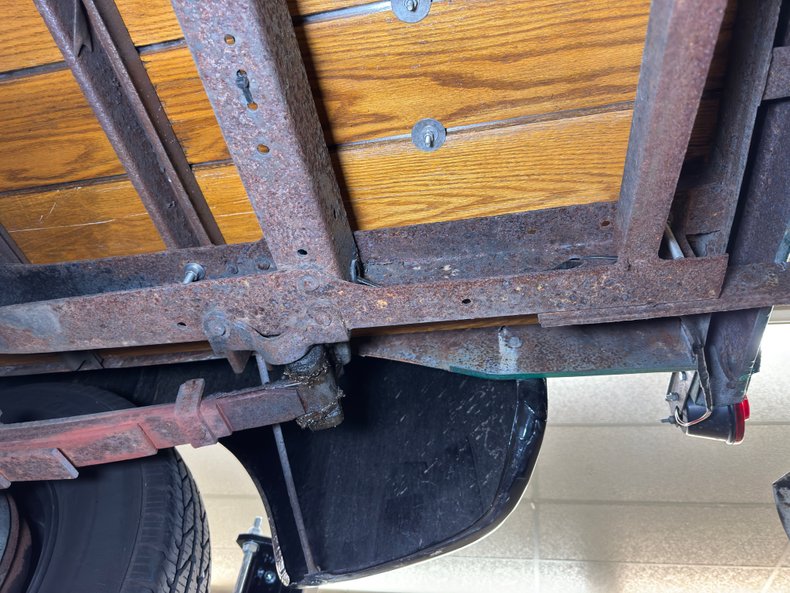 Chevrolet-3600-1954-Bermuda-Green-Saddle-42