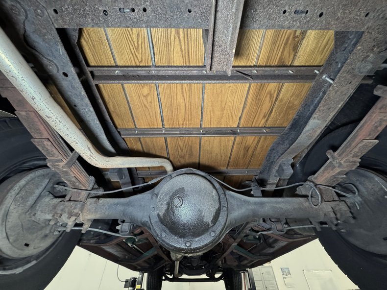 Chevrolet-3600-1954-Bermuda-Green-Saddle-43