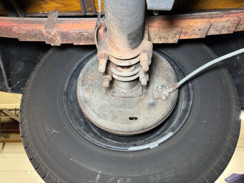 Chevrolet-3600-1954-Bermuda-Green-Saddle-46