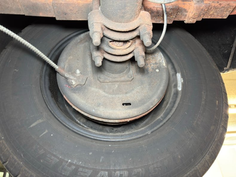 Chevrolet-3600-1954-Bermuda-Green-Saddle-47