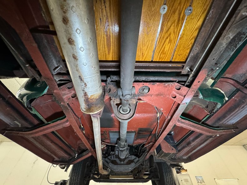 Chevrolet-3600-1954-Bermuda-Green-Saddle-48