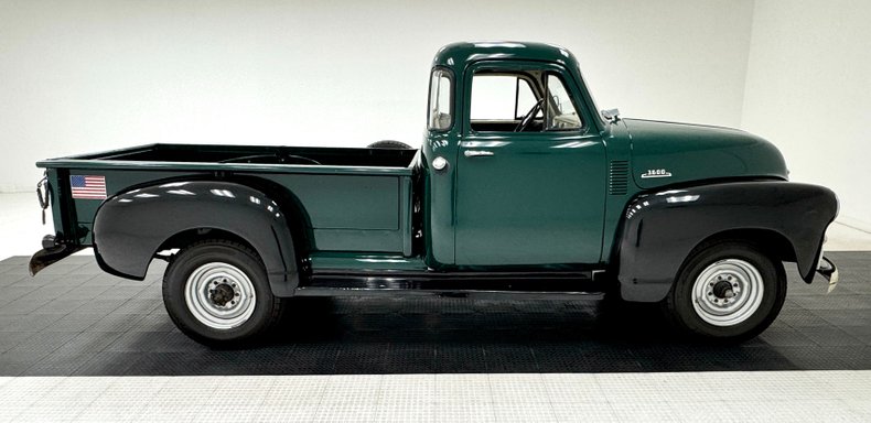 Chevrolet-3600-1954-Bermuda-Green-Saddle-6