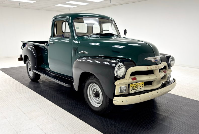 Chevrolet-3600-1954-Bermuda-Green-Saddle-7