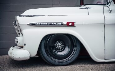 Chevrolet-Apache-1959-White-Red-16