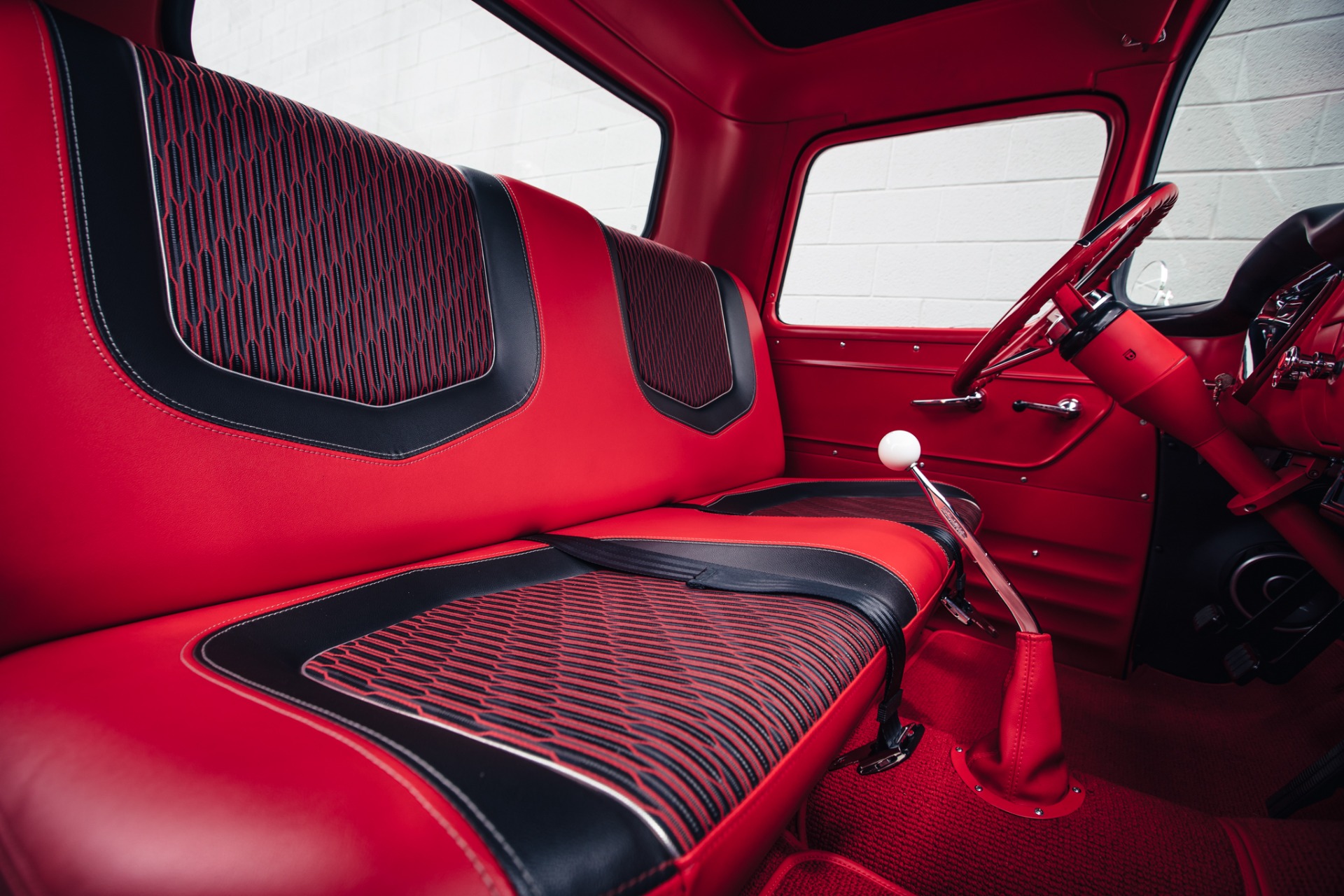 Chevrolet-Apache-1959-White-Red-21