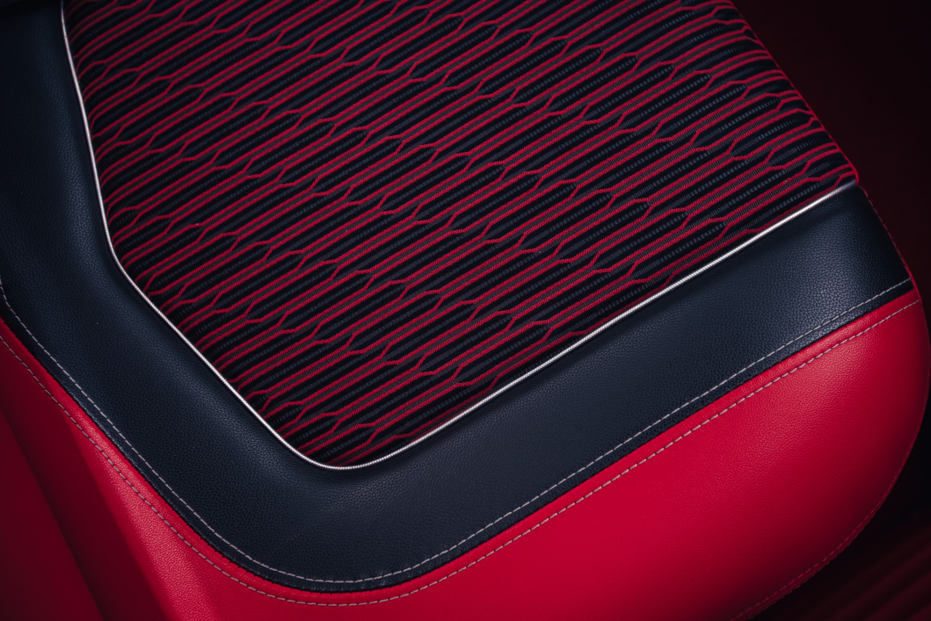 Chevrolet-Apache-1959-White-Red-22